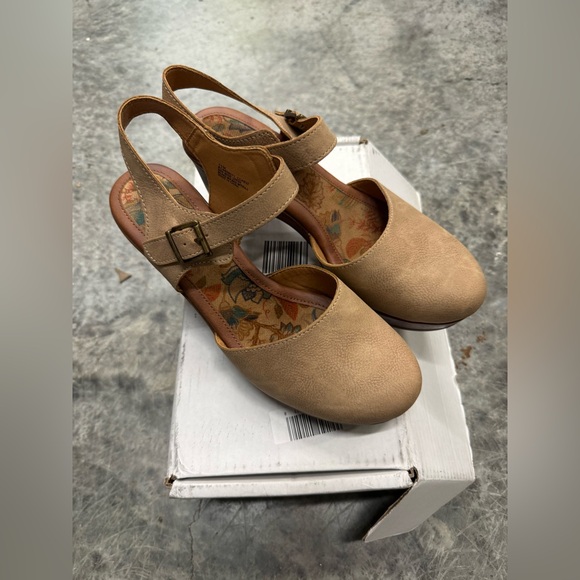 b.o.c. Tan Leather Platform Mules - Picture 6 of 8